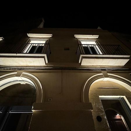 Alora Boutique Suites เลชเช ภายนอก รูปภาพ