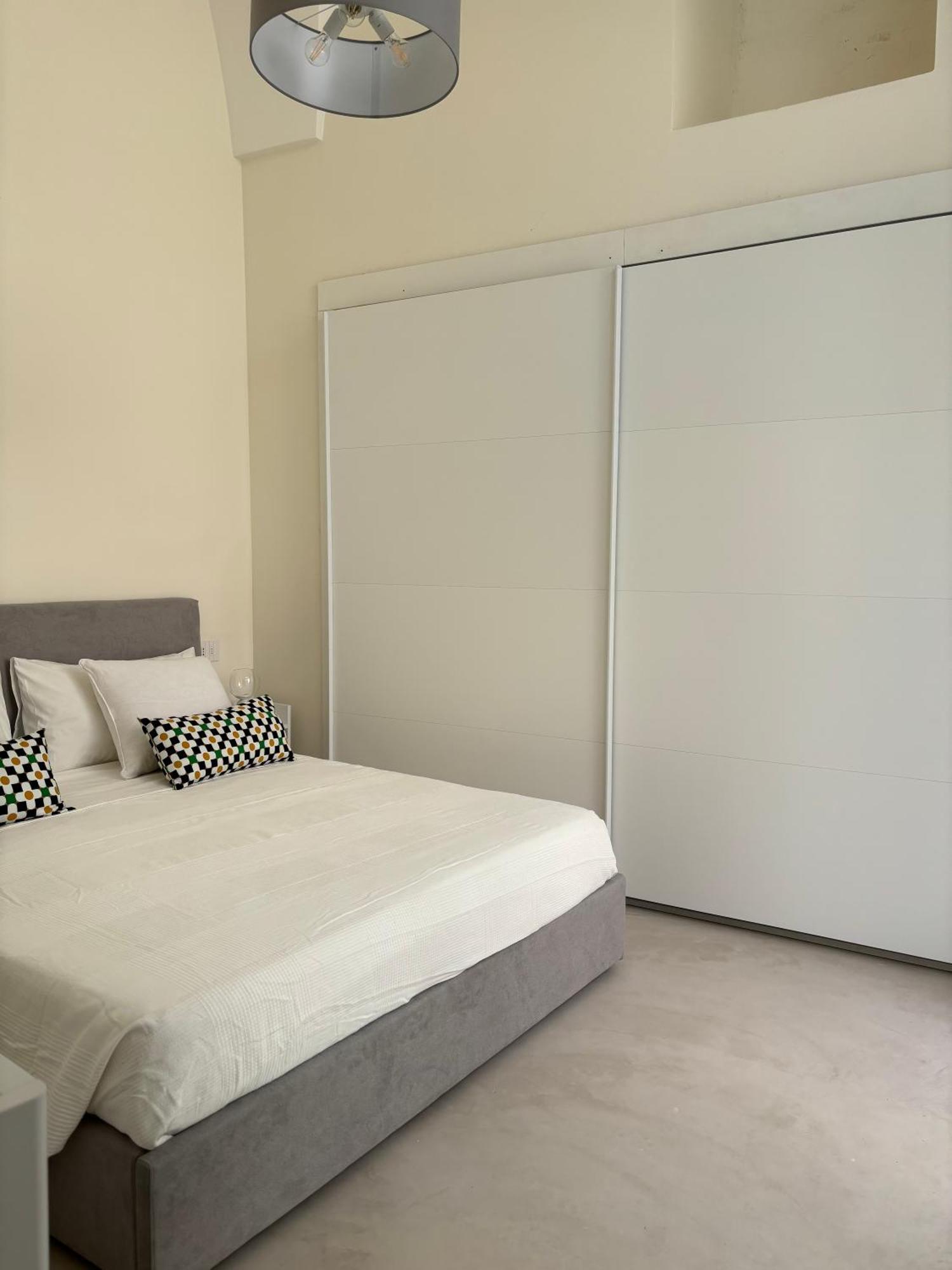 Alora Boutique Suites เลชเช ภายนอก รูปภาพ